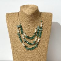 Zelena ogrlica z perlami