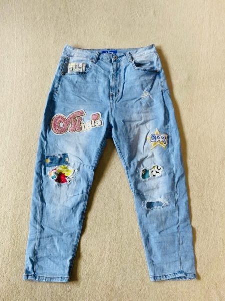 Jeans hlače z našitki