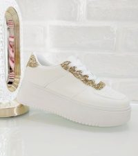 Zlato beli čevlji