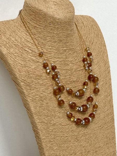 Rjava ogrlica z več vrvicami