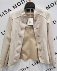 Svetlo-bež jakna z zlatimi gumbi