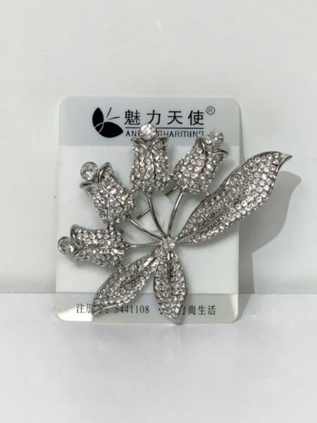 Broška vrtnica iz kristalčkov