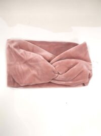 Žametni naglavni trak