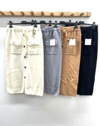 Krajše krilo z gumbi