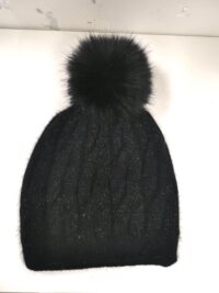 Črna kapa z cofom in bleščicami