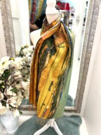 Rumeno-zelen lahkoten šal