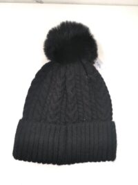 Pletena kapa s cofom