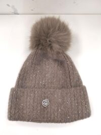 Svetlo rjava kapa z bleščicami