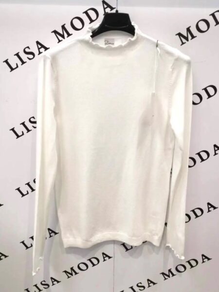 Puli z valovitimi robovi