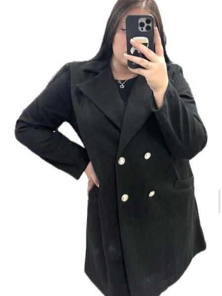Klasičen črn plašč z zlatimi gumbi