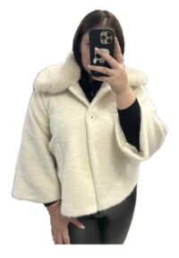 Bež  krajši plašček z krznom