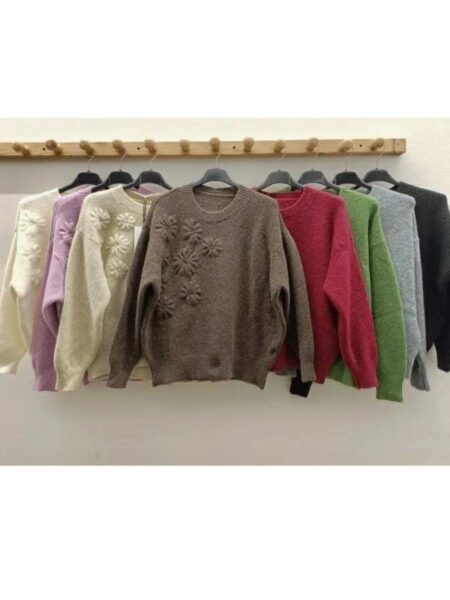 Pleten pulover z rožami