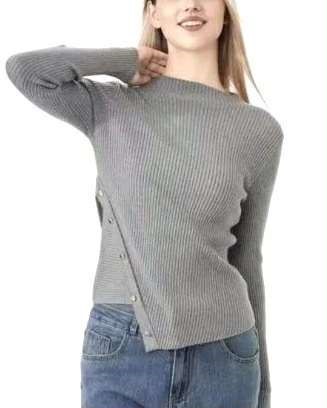 Pulover z gumbi Pulover z gumbi